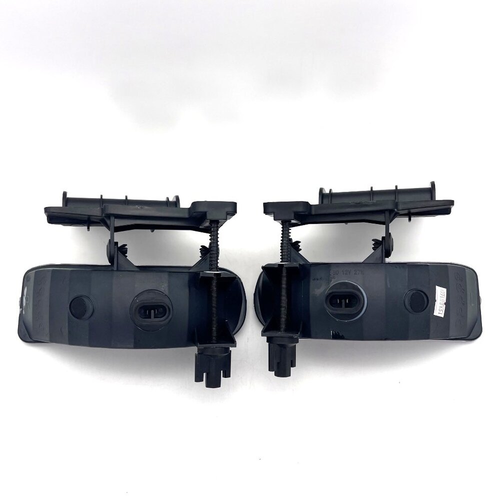 Front Fog Light Assemblies Right and Left Pair Chevrolet Silverado 1999-2002 - Picture 4 of 11
